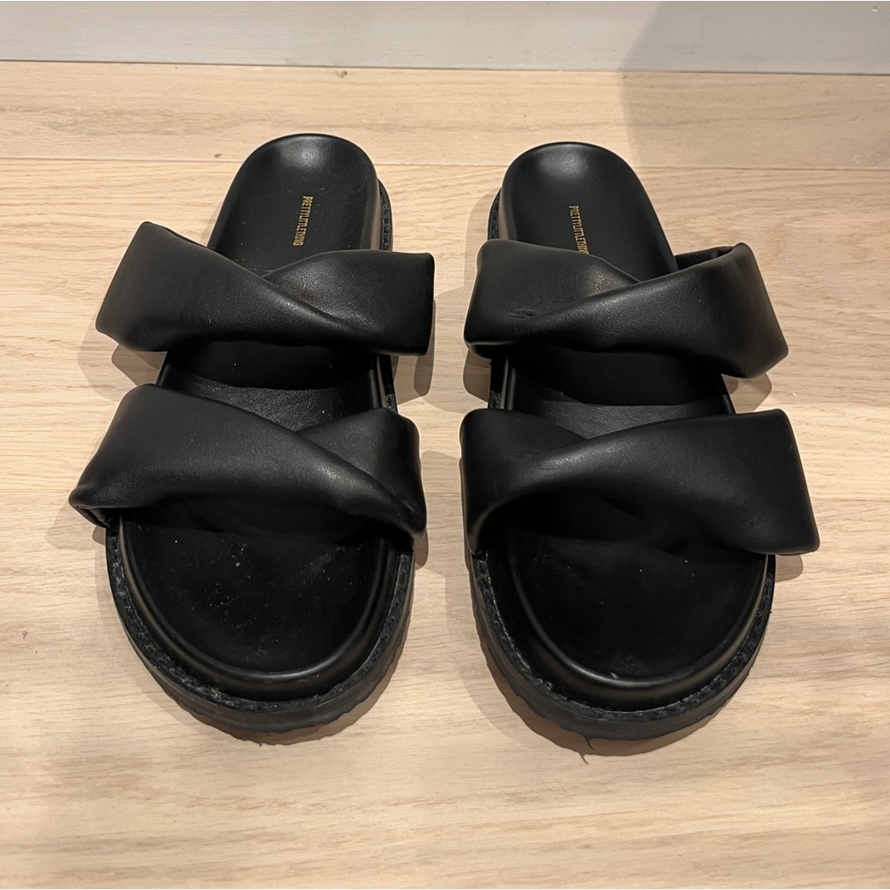 Pretty little things sandal